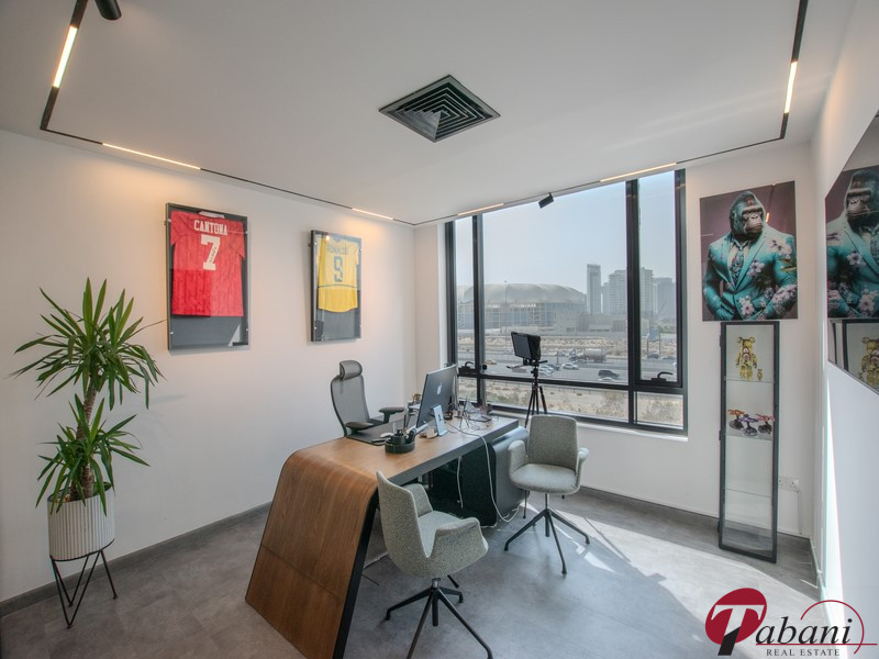 Well Fitted | 3 Parking | Available from 14 Sept  